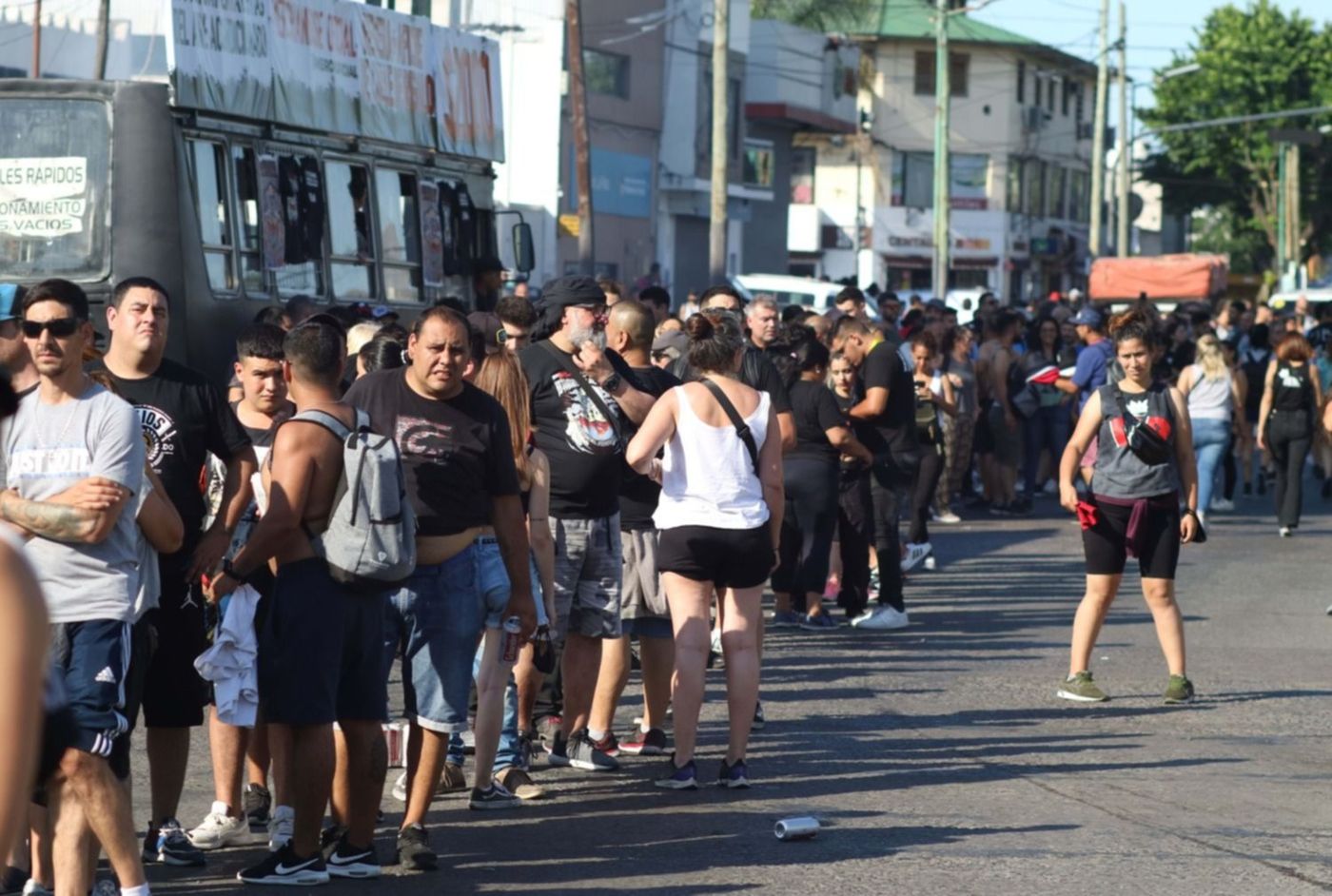 Ricoteros en La Plata Indio Solari Los Fundamentalistas del Aire Acondicionado