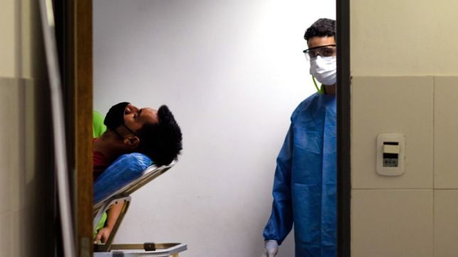 expertos anticipan si habra o no una tercera ola del covid-19 en argentina