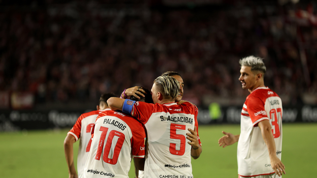 estudiantes tuvo su noche y goleo a racing de montevideo