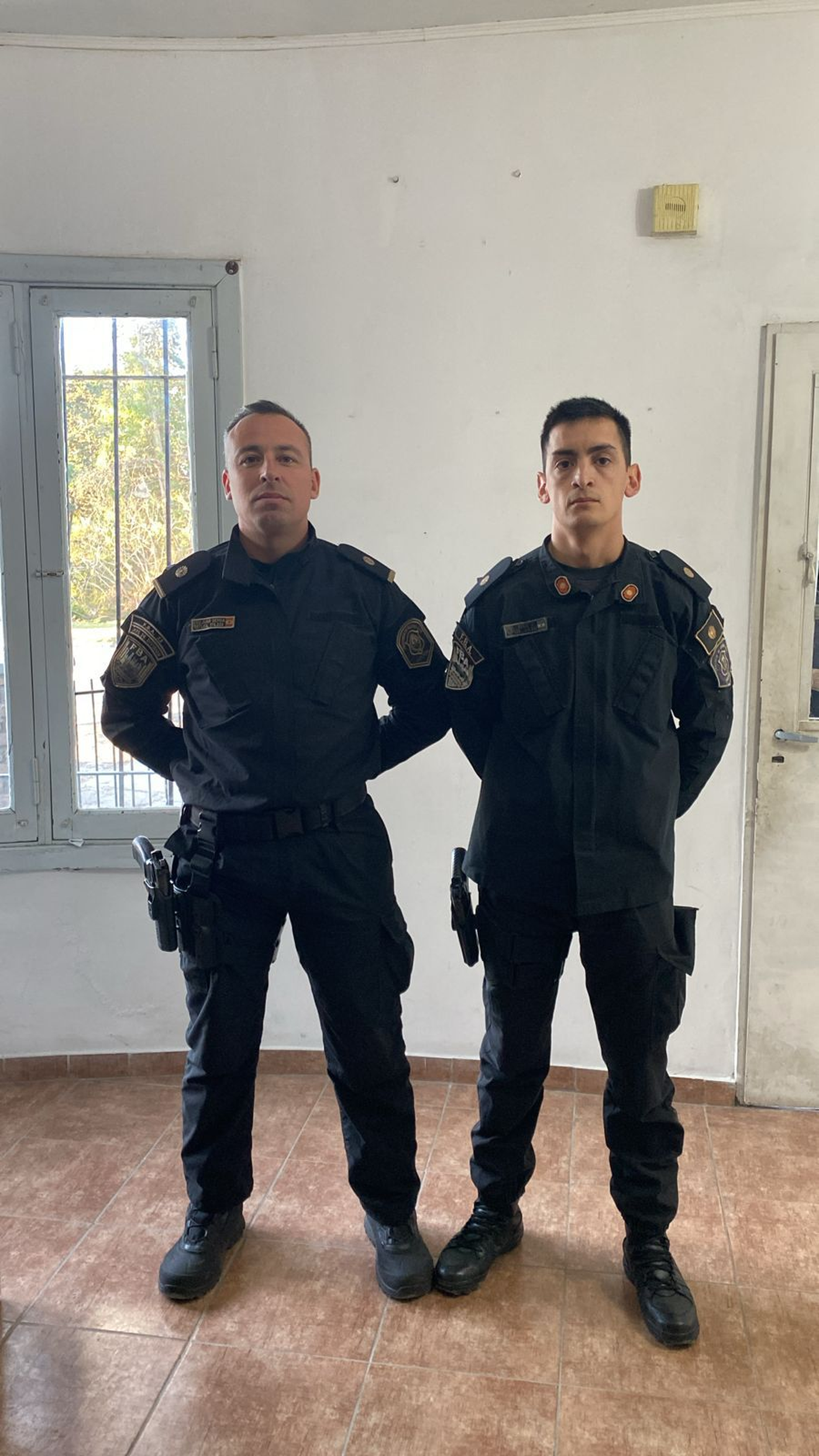 Los oficiales de la Fuerza Barrial de Aproximación de Berisso reanimaron a una pequeña de 1 año y medio.