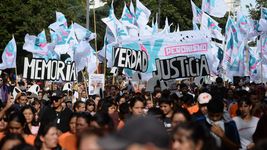 con un acto de h.i.j.o.s. y la presentacion de un libro sobre la dictadura, asi sigue la agenda por los 50 anos del golpe con un acto de h.i.j.o.s. y la presentacion de un libro sobre la dictadura, asi sigue la agenda por los 50 anos del golpe