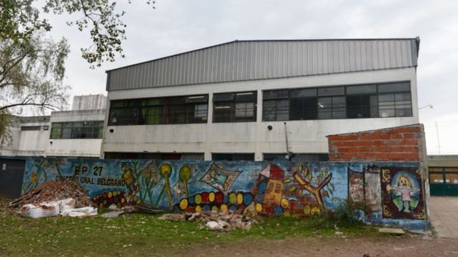una discusion entre padres y alumnos de un colegio de la plata termino en la comisaria