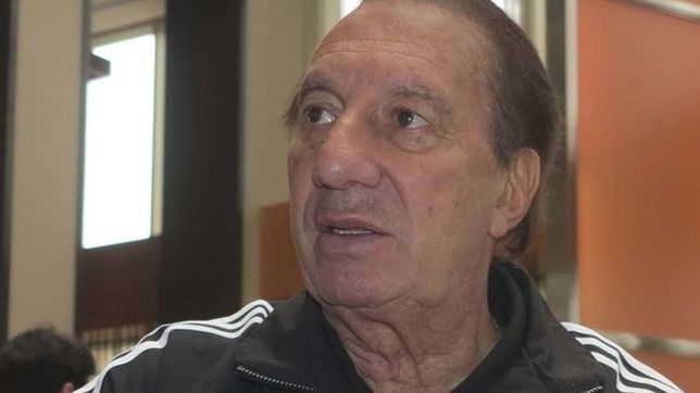 murio una mujer en la residencia que esta bilardo, le hicieron el hisopado y esta aislado