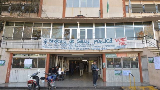 crimen en la plata: la esposa del arquitecto asesinado en la loma recibio cinco tiros y continua internada