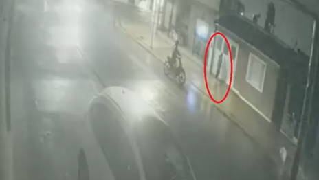 Intentaron barretear el portón de una casa en Altos de San Lorenzo dos veces en una semana Intentaron barretear el portón de una casa en Altos de San Lorenzo dos veces en una semana