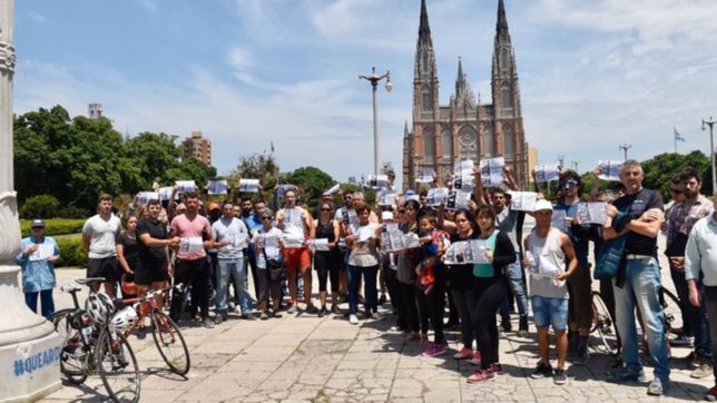 marcharon a plaza moreno por cristian poldi, el joven desaparecido hace cinco dias en ensenada