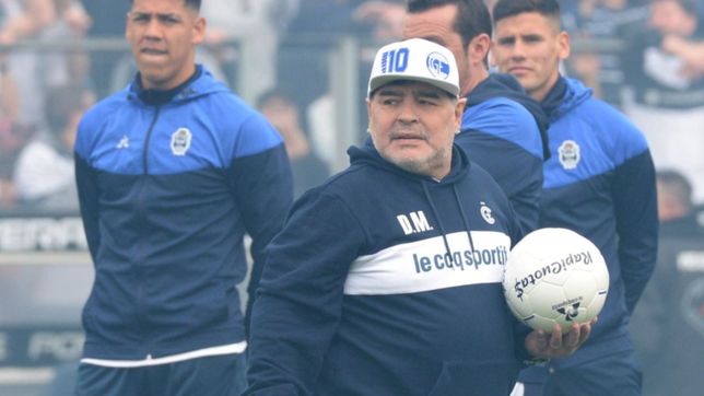 todo listo para el debut de maradona en gimnasia: ¿como formara el equipo del diez?