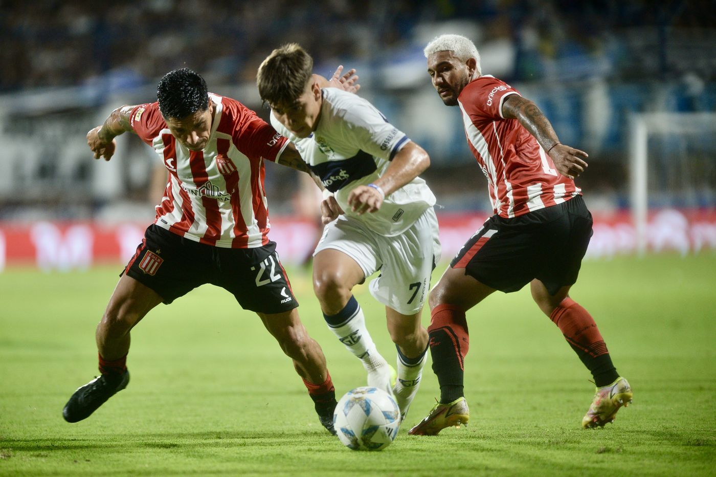 El clásico platense entre Gimnasia y Estudiantes será en el estadio UNO el domingo 28 de julio. El clásico platense entre Gimnasia y Estudiantes será en el estadio UNO el domingo 28 de julio.