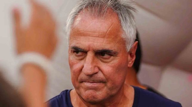 reunion de urgencia en el vestuario: gimnasia define el futuro de leonardo madelon