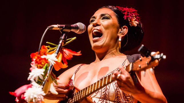 la plata recibira a la charo con su espectaculo canciones entramadas en el teatro metro este fin de semana