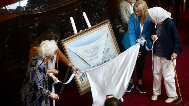 el senado provincial homenajeo a abuelas en el marco del dia de la memoria