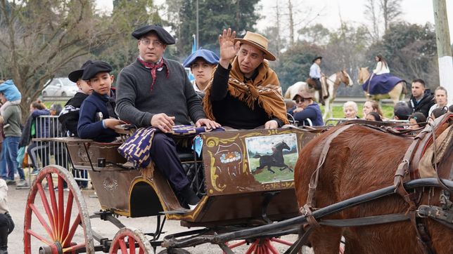 el peligro celebro el dia de la independencia con desfile, musica y una jornada tradicionalista