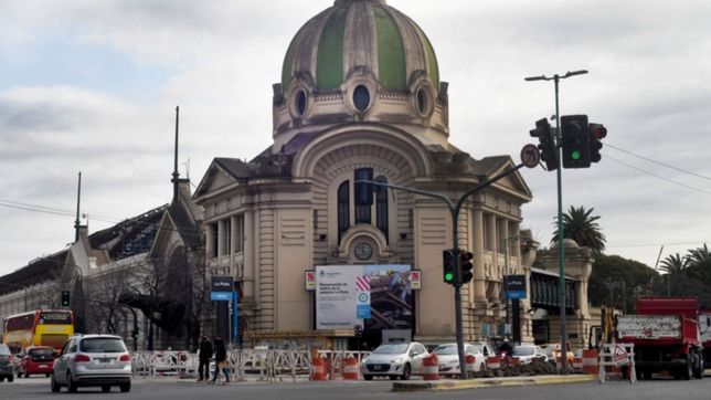 una mujer con pedido de captura le quiso robar a otra en la zona de la estacion de trenes