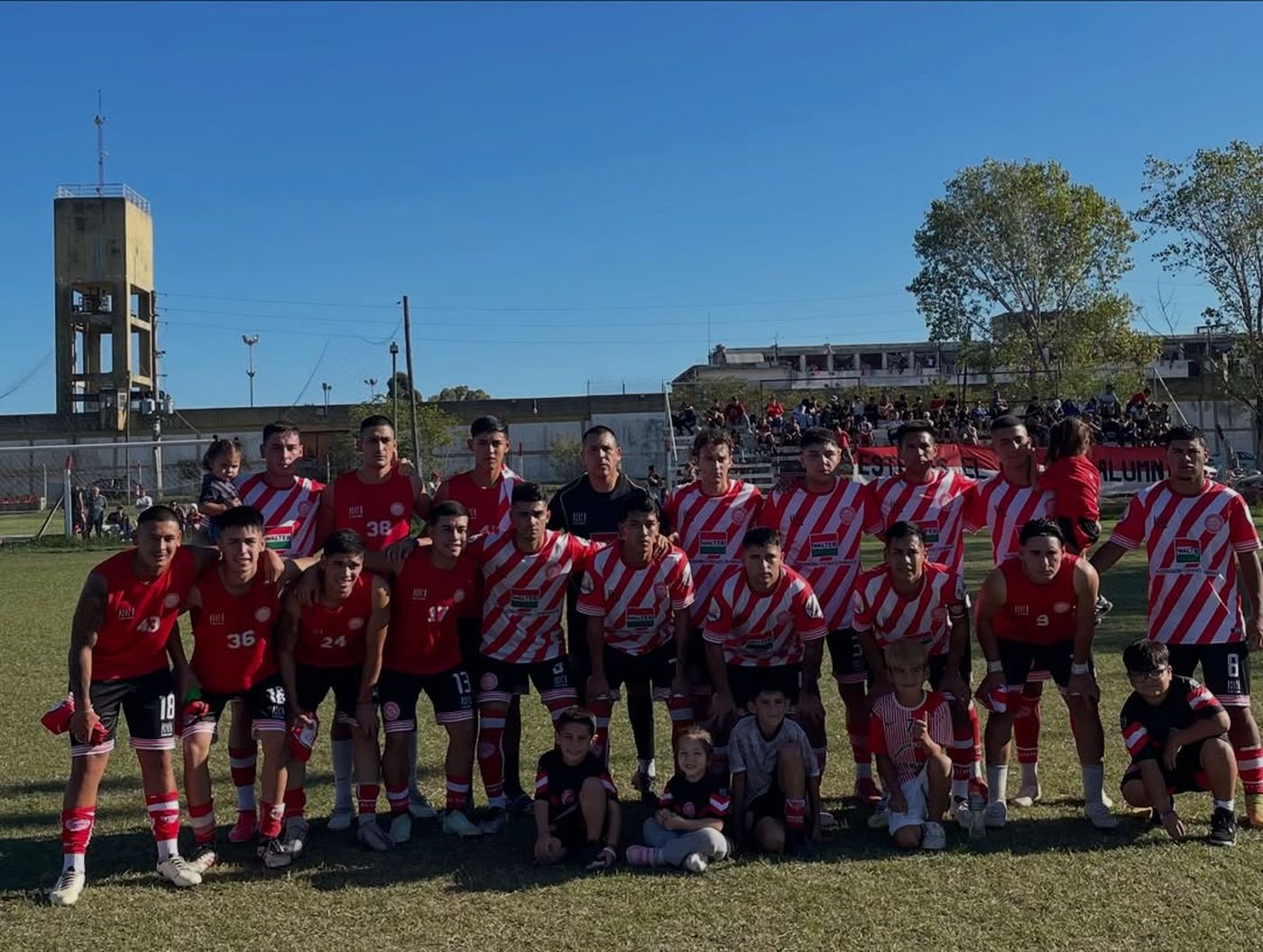 El equipo de Alumni en su predio de Los Hornos.