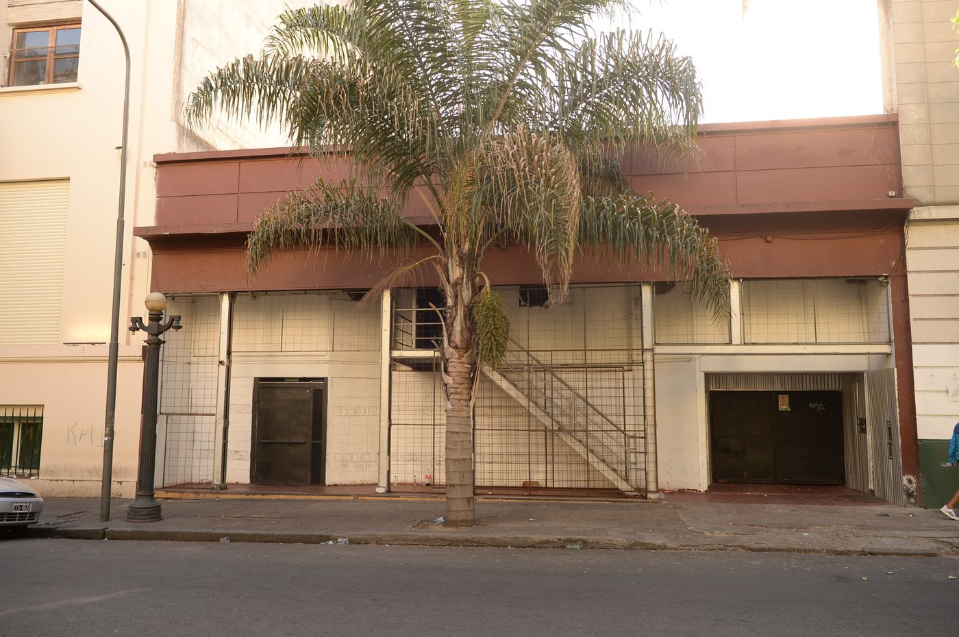 Un hecho de violencia nocturna en el bar de 49 entre 6 y 7 llegó a juicio oral pero todo volvió a foja cero en La Plata
