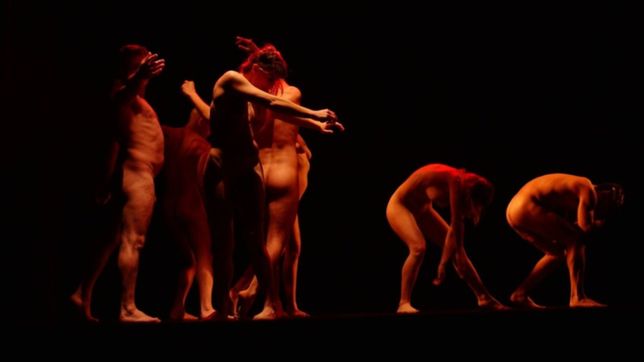 el dia de la madre se palpita junto a la controversial obra leccion de anatomia