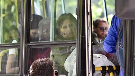 Una encuesta en La Plata revela que las mujeres viajan más en micro que los hombres Una encuesta en La Plata revela que las mujeres viajan más en micro que los hombres