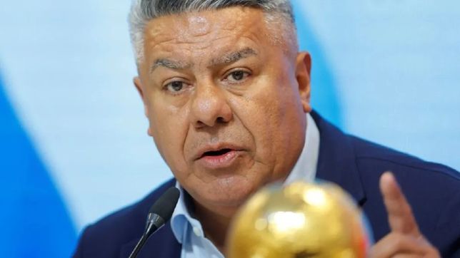 javier milei ninguneo a chiqui tapia y lo trato de ladron en el dia de su reeleccion