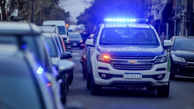 le dieron una punalada en el cuello, murio y culpan a su hijo