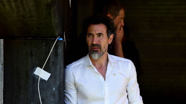 eduardo dominguez fue critico por la ultima jugada y dijo que el equipo no puede regalar puntos