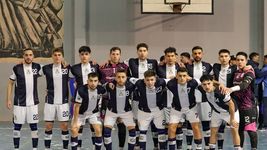 la imagen de las estrellas y referentes de gimnasia alentando al futsal tripero la imagen de las estrellas y referentes de gimnasia alentando al futsal tripero