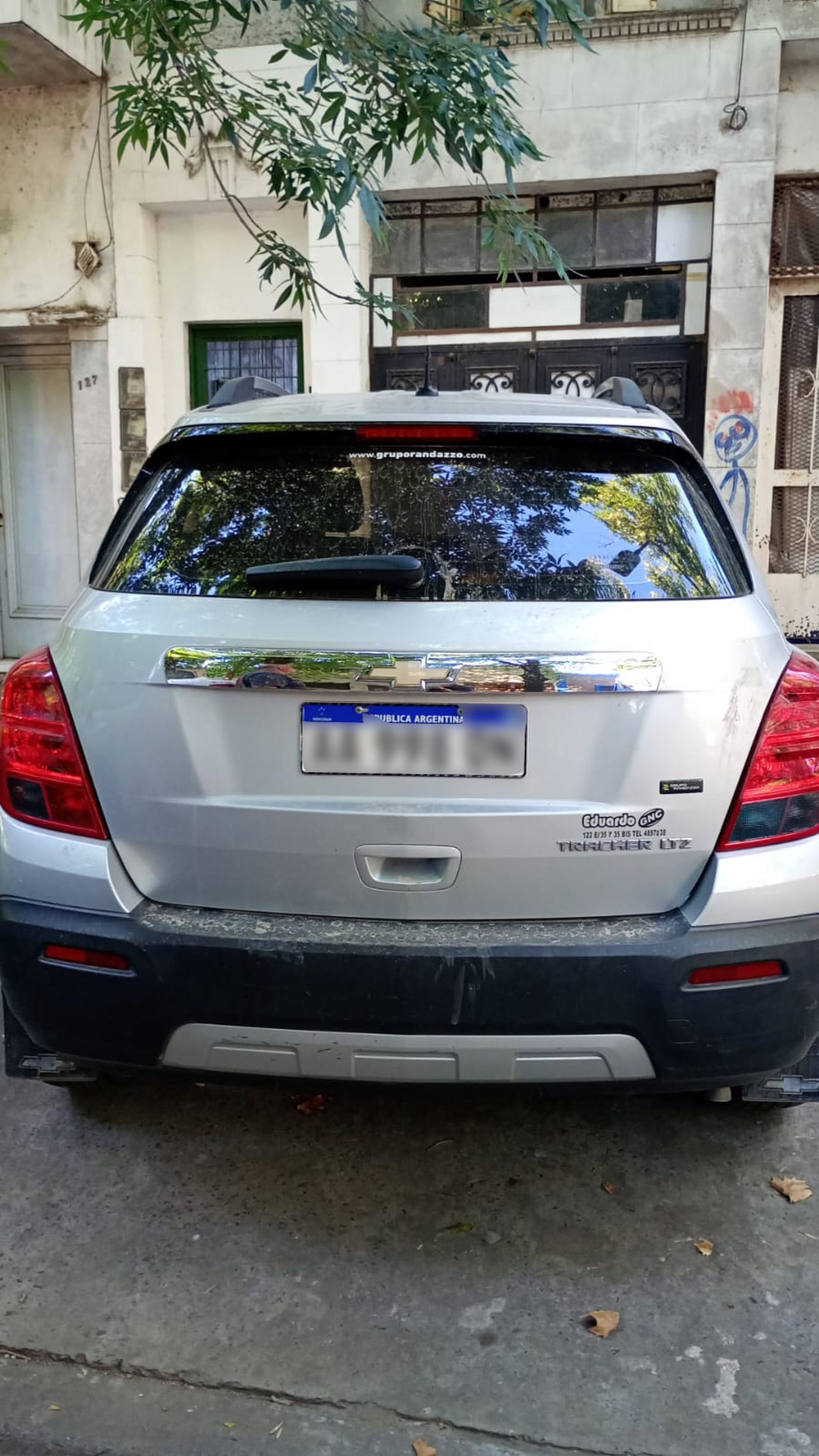 Los agentes lograron dar con el paradero del hombre que ofrecía caramelos a nenes en La Plata