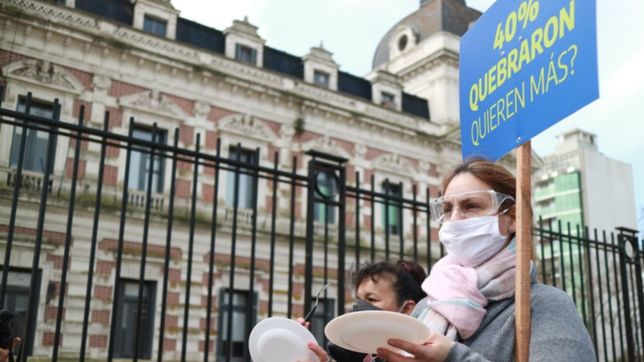 el desesperado reclamo de los gastronomicos en la plata: la gente se va a ir a capital