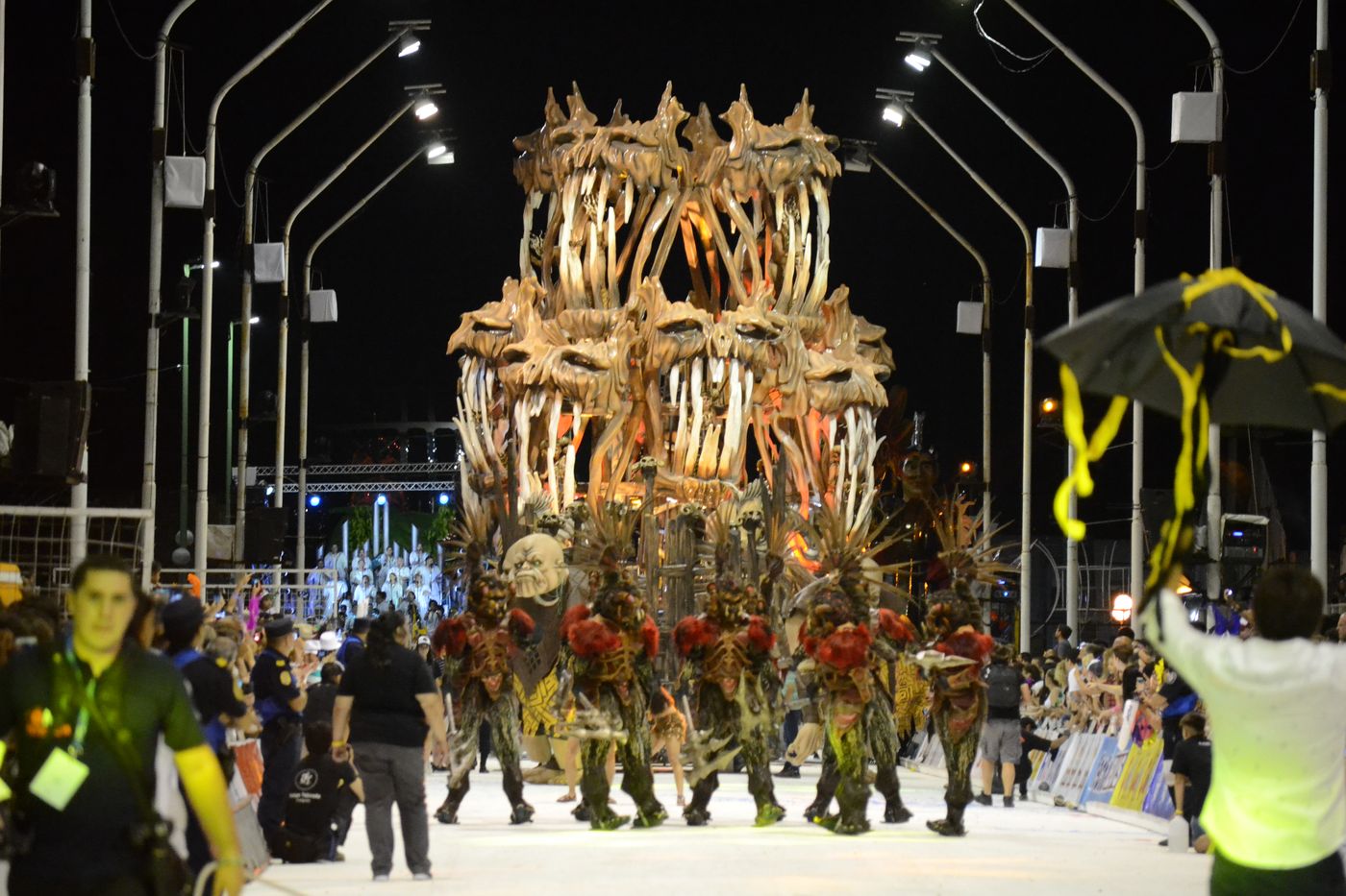 Las comparsas compiten el primer puesto en el Carnaval de Gualeguachú.