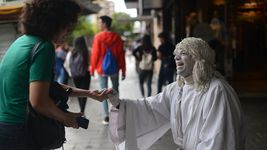 la estatua viviente de la plata logro repatriar el cuerpo de su hija fallecida en colombia