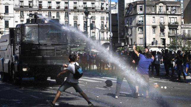 denunciaron penalmente a rodriguez larreta por la represion durante el velorio de maradona