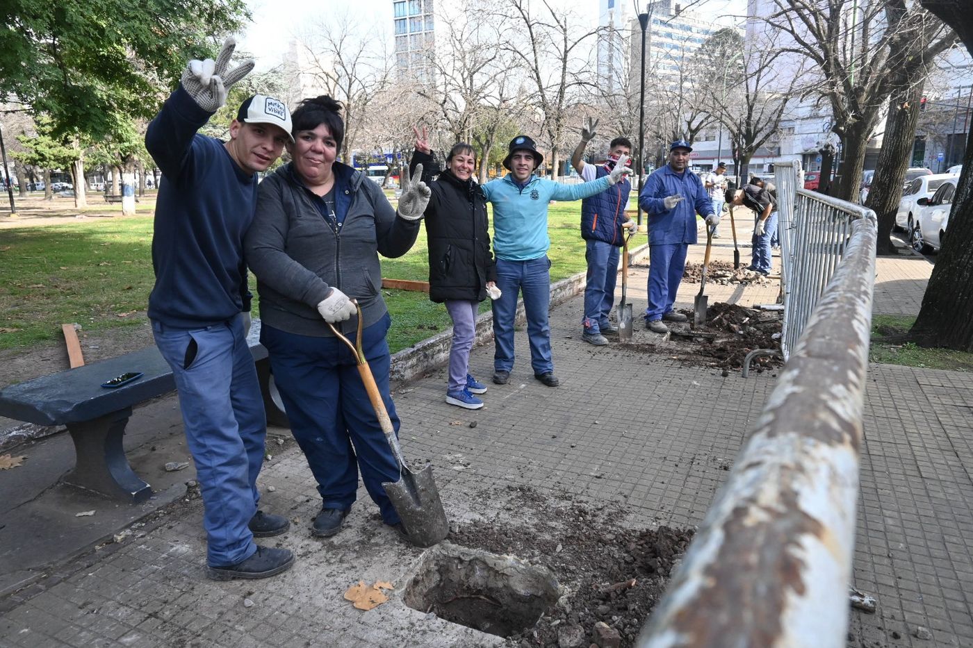 A las obras en Plaza Italia y Plaza San Martín, se suman los trabajos que iniciaron recientemente en la Plaza Rocha de La Plata.