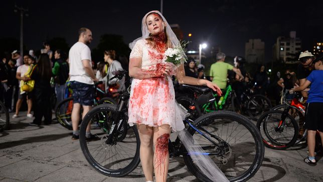 convocan a los ciclistas a festejar halloween con una noche de brujas sobre ruedas en la plata
