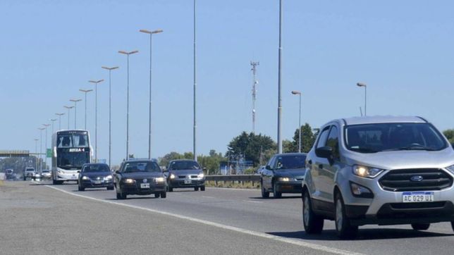 recambio turistico en una temporada en alza: 2550 autos por hora viajan a la costa bonaerense