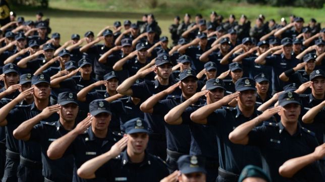 axel kicillof y sergio berni presentaron las nuevas autoridades de la policia bonaerense