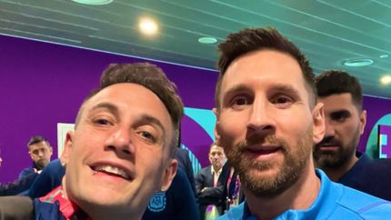 Momo conoció a Messi y festejaron el triunfo de la Selección argentina