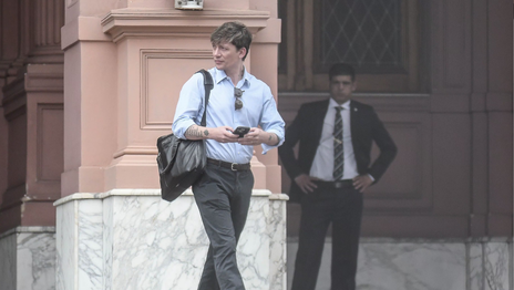 El Gobierno desplazó al titular de la SIDE y nombró a un hombre que responde a Santiago Caputo El Gobierno desplazó al titular de la SIDE y nombró a un hombre que responde a Santiago Caputo