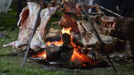 la imperdible fiesta para comer cordero y disfrutar del campo a menos de una hora de la plata la imperdible fiesta para comer cordero y disfrutar del campo a menos de una hora de la plata
