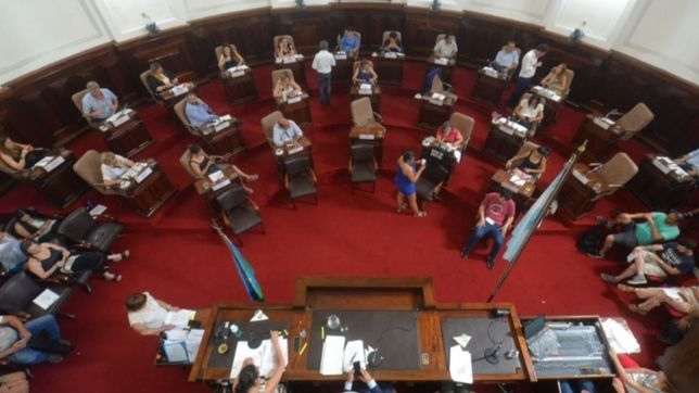 el concejo cierra el ano con una sesion caliente por el paquete de rezonificaciones