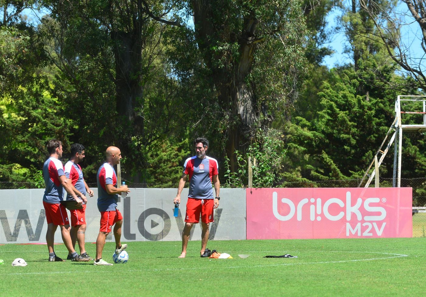 Entrenamiento Estudiantes pretemporada Domínguez Cuerpo Técnico  5.jpeg