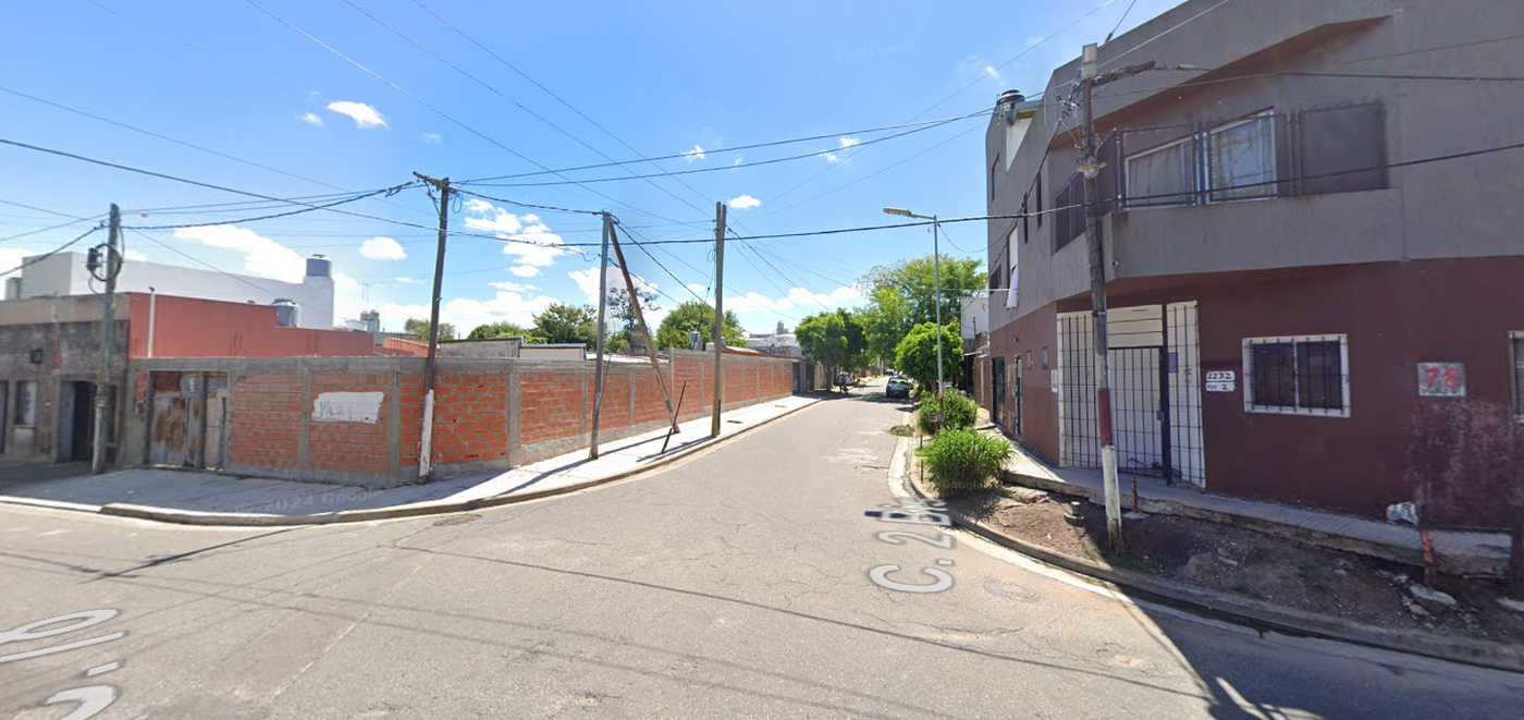 Los delincuentes se subieron al taxi en La Plata y le pidieron ir a la esquina de 2 bis y 78, en Villa Elvira.
