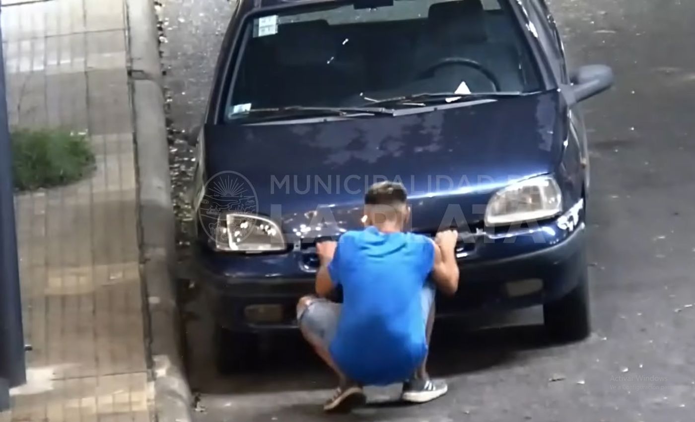 Intento de robo de auto en calle 12.jpg