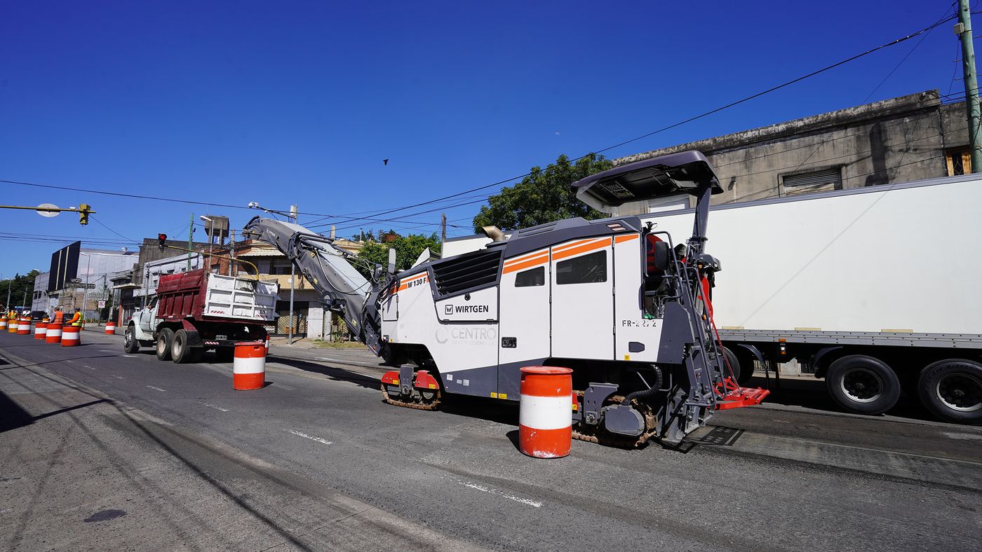 Las obras iniciadas por la Provincia contemplan la ejecuci&oacute;n de un pavimento con carpeta de concreto asf&aacute;ltico.