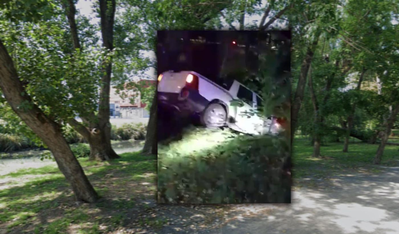 camioneta cayó a un canal.jpg