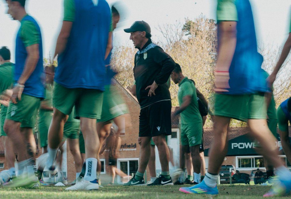 Pedro Troglio entrenamiento Banfield.jpg