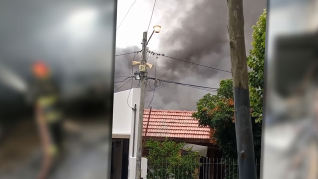 los videos del impactante incendio en un galpon de tolosa que aterro a los vecinos