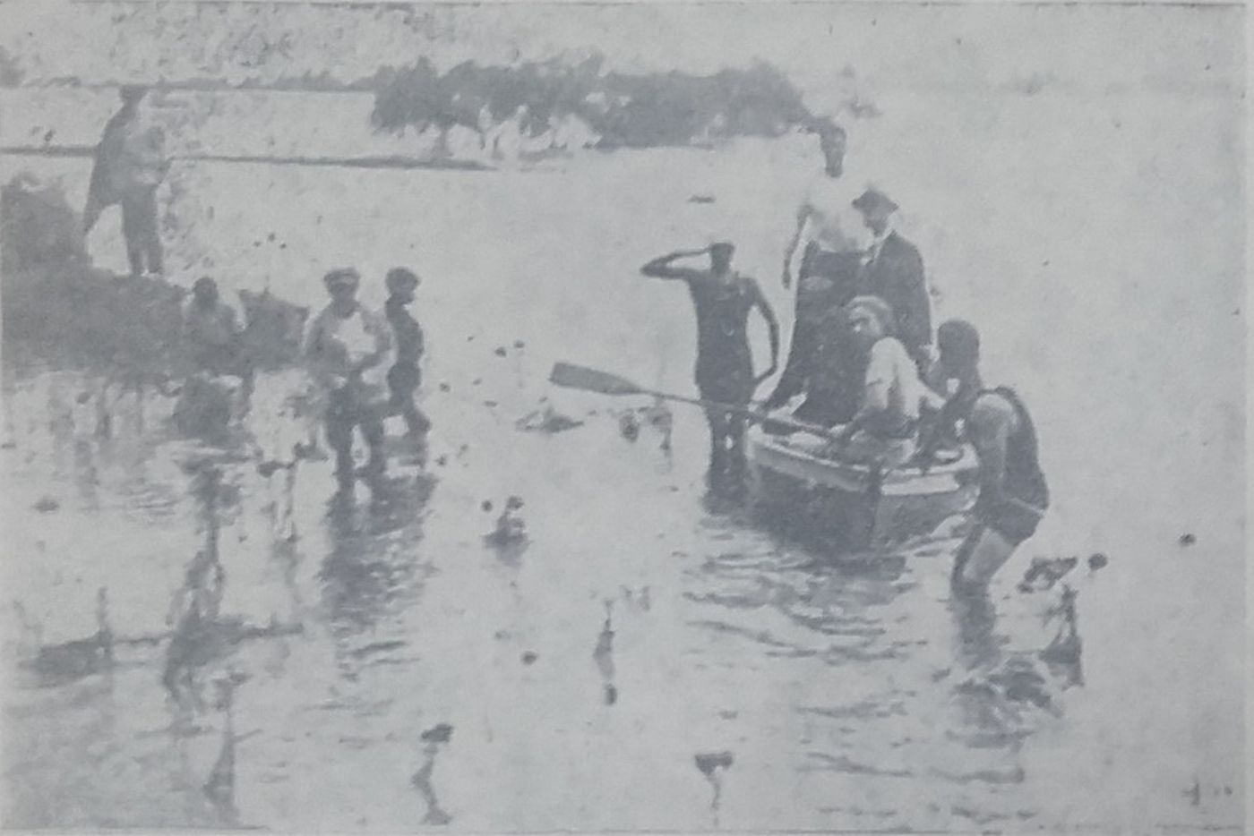 Una constante. Las inundaciones alrededor del cauce del Arroyo El Gato y la improvisaci&oacute;n de operativos de rescate de los vecinos afectados.