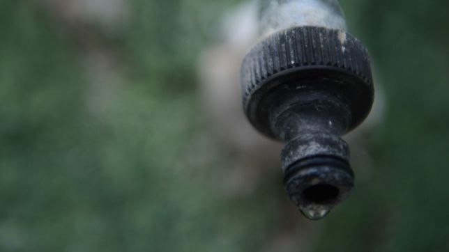 absa realiza trabajos programados en la red y faltara agua en un sector de la plata