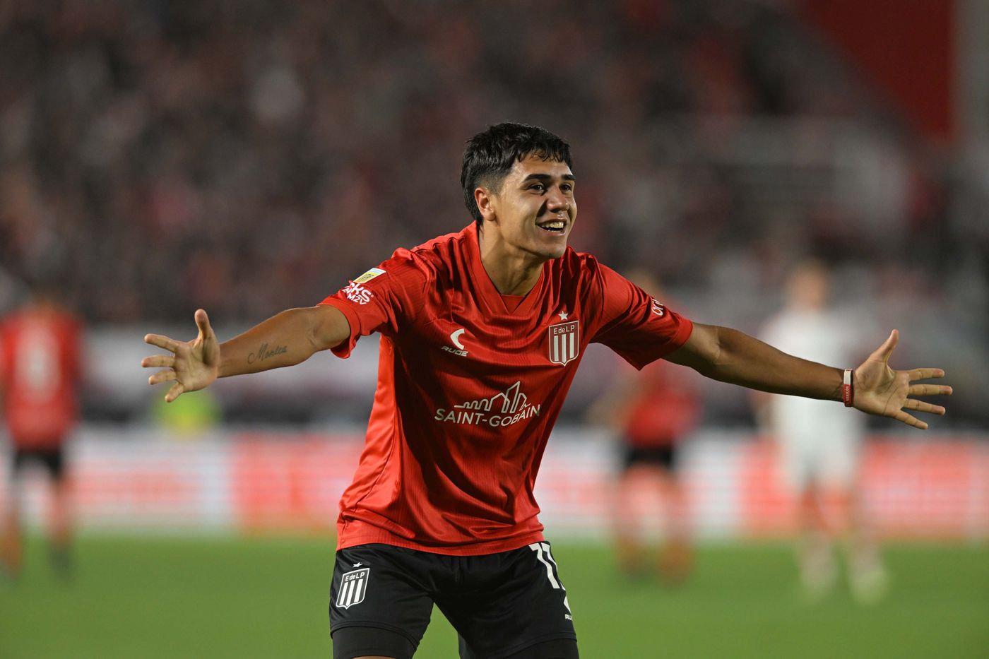 Estudiantes Argentinos festejo gol Tobio Burgos (1)