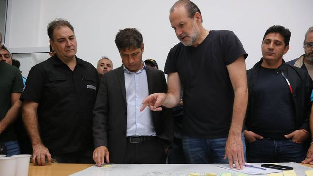 axel kicillof viajo a bahia blanca y se reunio con bullrich y petri por la catastrofe climatica