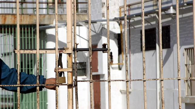 asi son las celdas en la plata donde estaban los lideres de la banda de millon